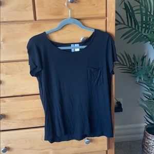 Black Basic top with pocket